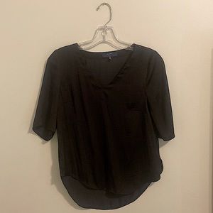 Kaari Blue V-Neck Black